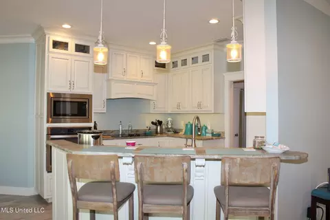 Kitchen - 215 Mill Creek Ln, Lucedale, MS 39452 photo 3 of 5