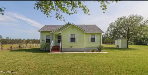 29213 J P Ladner Rd, Pass Christian, MS 39571