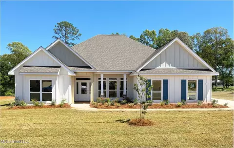 156 Firefly Dr, Lucedale, MS 39452