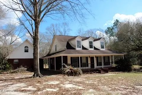 1520 E Kallsten Rd, Lucedale, MS 39452