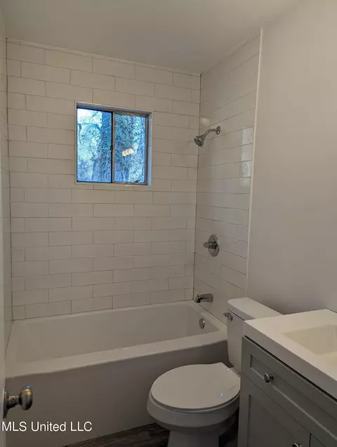 826 Newland St, Jackson, MS 39211 photo 13