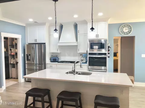Kitchen - 3815 Reghans Pl, Hernando, MS 38632 photo 1 of 6