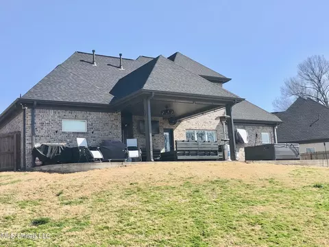 Exterior - 3815 Reghans Pl, Hernando, MS 38632 photo 3 of 6