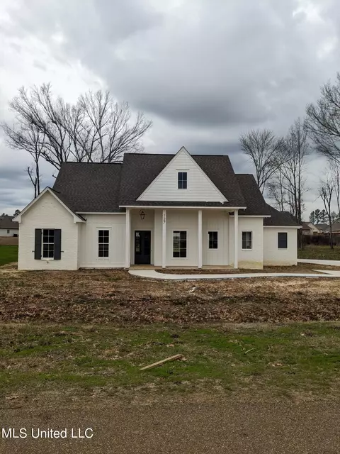 127 Lake Ridge Dr, Madison, MS 39110