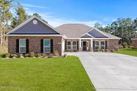 133 Firefly Dr, Lucedale, MS 39452