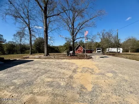 Exterior - 2213 Beesley Rd, Lucedale, MS 39452 photo 3 of 14