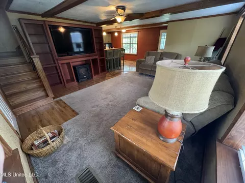 Living - 2213 Beesley Rd, Lucedale, MS 39452 photo 1 of 1