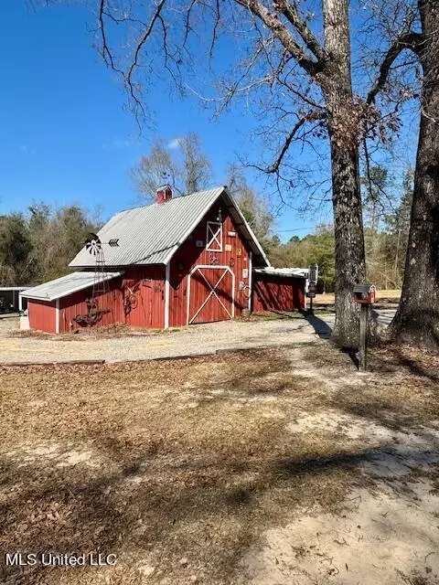 Exterior - 2213 Beesley Rd, Lucedale, MS 39452 photo 7 of 14