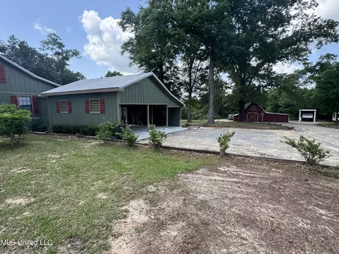 Exterior - 2213 Beesley Rd, Lucedale, MS 39452 photo 2 of 14