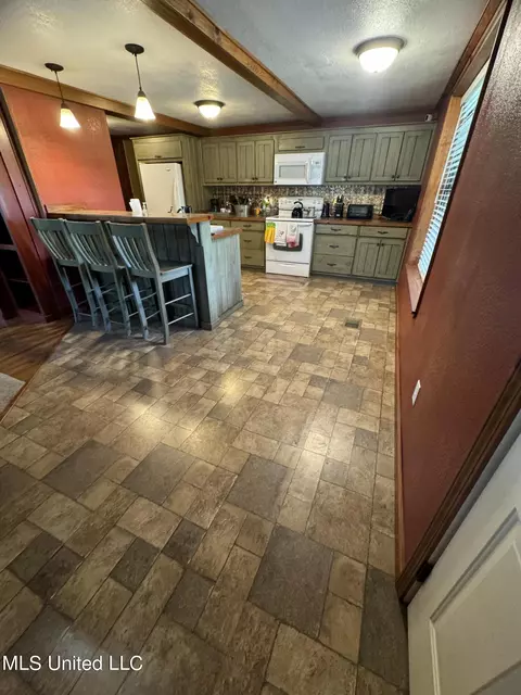Exterior - 2213 Beesley Rd, Lucedale, MS 39452 photo 9 of 14