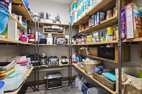 Kitchen - 1189 Grain Elevator Rd, Lucedale, MS 39452 photo 6 of 8