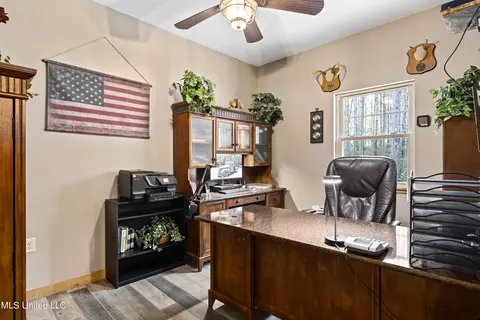 Kitchen - 1189 Grain Elevator Rd, Lucedale, MS 39452 photo 7 of 8