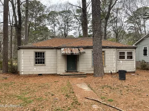 2039 East Dr, Jackson, MS 39204 photo 1