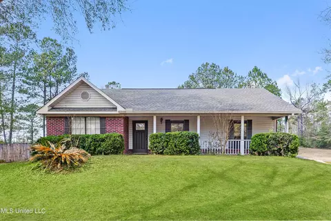117 Oak Lake Ln, Lucedale, MS 39452