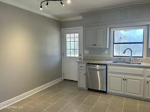 Kitchen - 19 Pine Trail Rd, Perkinston, MS 39573 photo 2 of 3