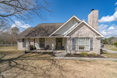 11641 Katie Dr, Pass Christian, MS 39571