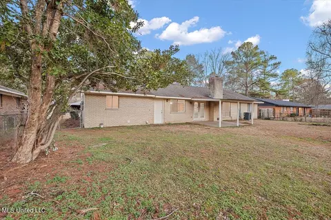 Exterior - 5915 Sedgwick Dr, Jackson, MS 39211 photo 5 of 7