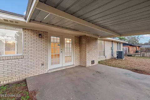 Exterior - 5915 Sedgwick Dr, Jackson, MS 39211 photo 4 of 7