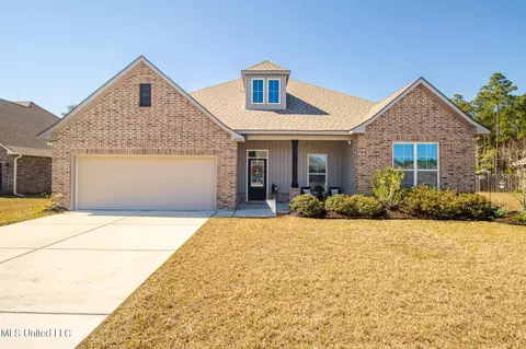 12852 Jackson Lee Dr, Ocean Springs, MS 39564