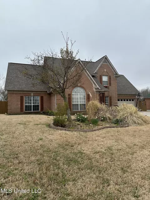 13045 S Sandbourne Dr, Olive Branch, MS 38654