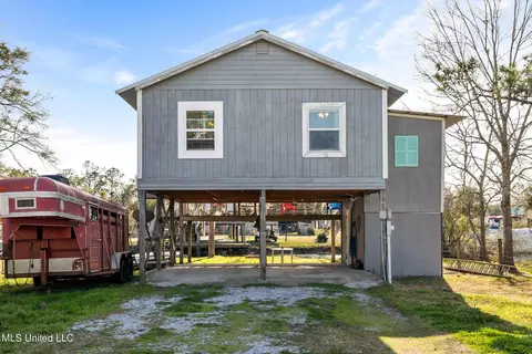 4099 Shark St, Bay Saint Louis, MS 39520