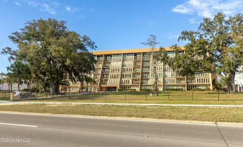 520 Beach Blvd #407, Biloxi, MS 39530