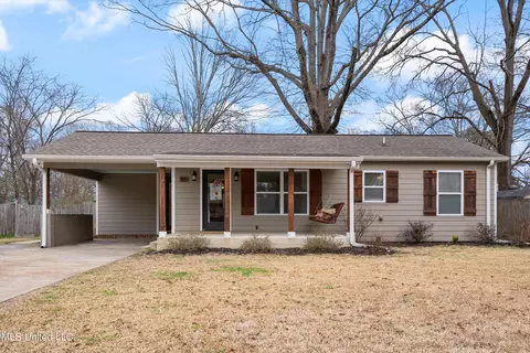 208 Glendale St, Senatobia, MS 38668