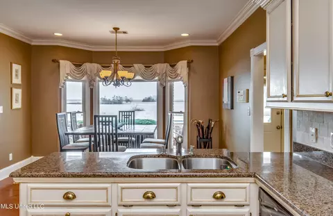 Kitchen - 145 Northwind Dr, Brandon, MS 39047 photo 4 of 6