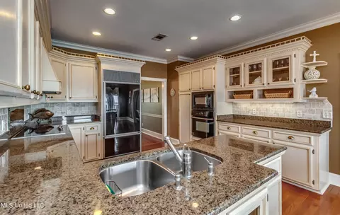 Kitchen - 145 Northwind Dr, Brandon, MS 39047 photo 3 of 6