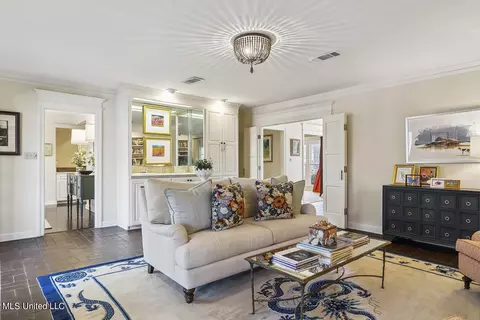 Living - 145 Royal Lytham, Jackson, MS 39211 photo 5 of 8