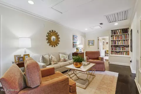 Living - 145 Royal Lytham, Jackson, MS 39211 photo 7 of 8