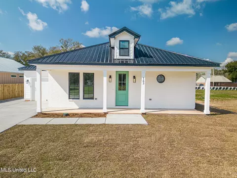 163 Phillips Dr, Gulfport, MS 39507