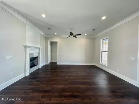 Living - 874 Glenwild Cir, Canton, MS 39046 photo 1 of 3