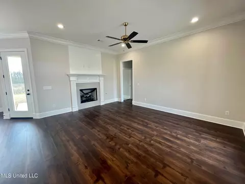 Living - 874 Glenwild Cir, Canton, MS 39046 photo 2 of 3