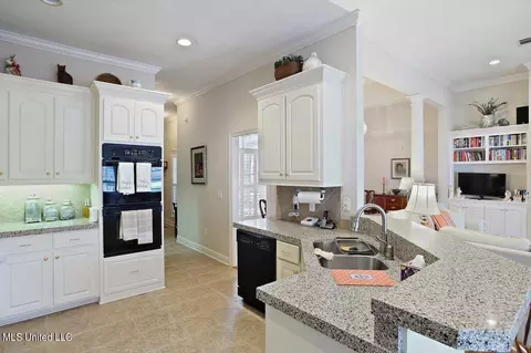 Kitchen - 217 Geneva Boulevard Blvd, Madison, MS 39110 photo 4 of 4