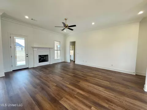 Living - 586 E Park St, Canton, MS 39046 photo 2 of 3