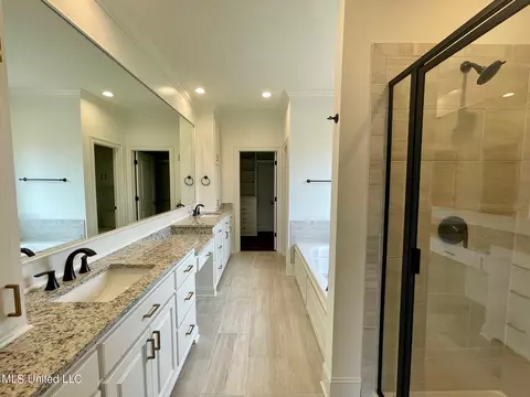 Bath - 586 E Park St, Canton, MS 39046 photo 1 of 4