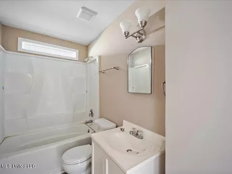 Bath - 3066 Oak Forest Dr, Jackson, MS 39212 photo 1 of 1