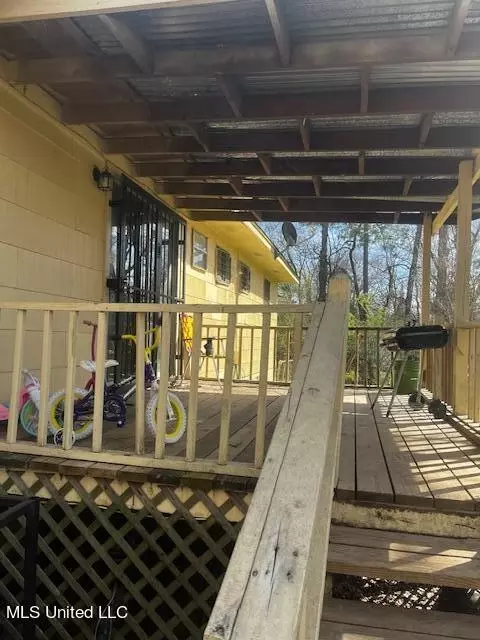 Exterior - 109 Queen Anne Ln, Jackson, MS 39209 photo 5 of 5