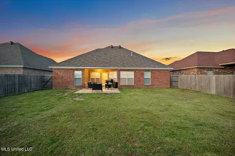 Exterior - 522 Will Dr, Brandon, MS 39047 photo 5 of 7