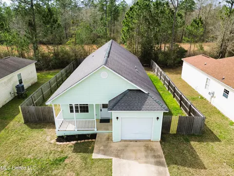 11499 Acorn Dr, Gulfport, MS 39503
