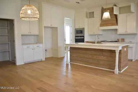 Kitchen - 121 Trace Pointe Pl, Clinton, MS 39056 photo 1 of 2