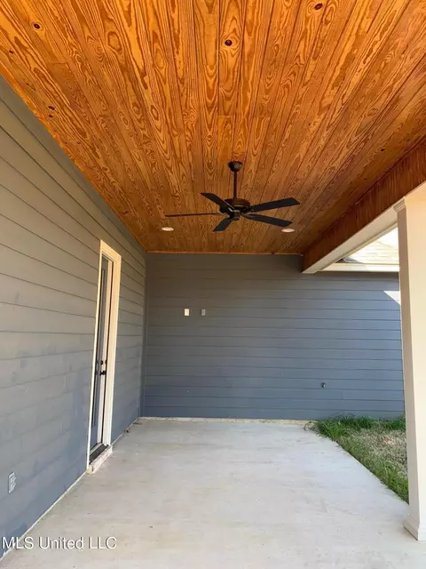 Exterior - 121 Trace Pointe Pl, Clinton, MS 39056 photo 5 of 9