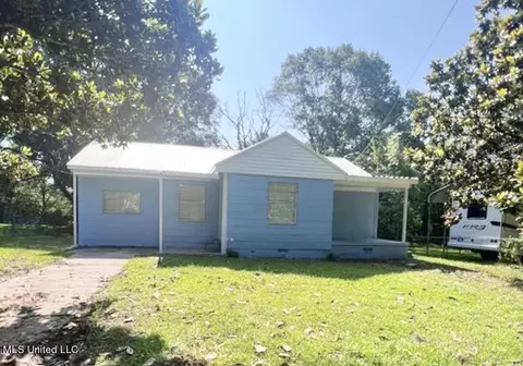 1432 Regina St, Jackson, MS 39209