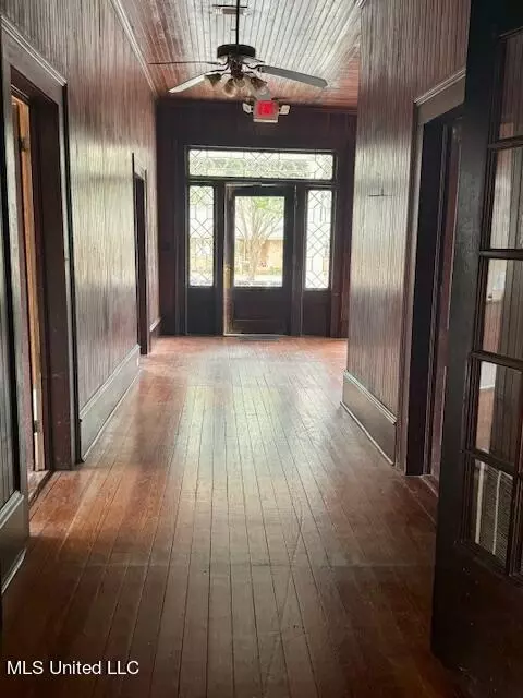 Entry Way - 4230 Robinson Ave, Moss Point, MS 39563 photo 1 of 1