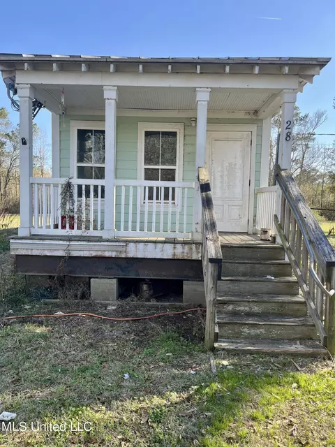 28 Davis Dawsey Rd, Picayune, MS 39466