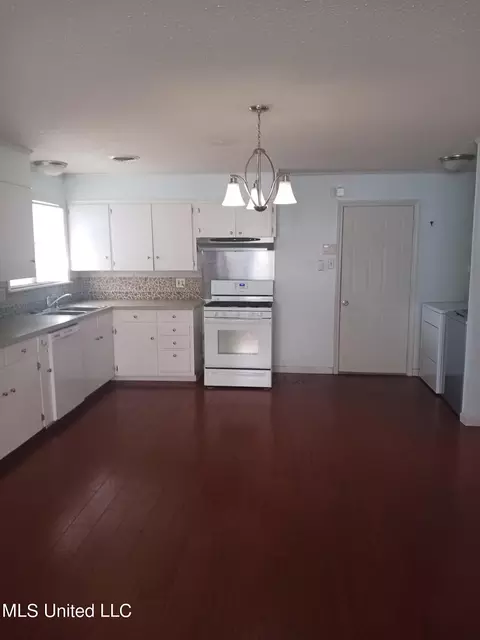Kitchen - 257 Allstate Drive Dr, Jackson, MS 39211 photo 1 of 1