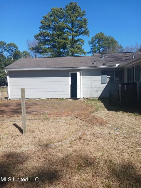 Exterior - 257 Allstate Drive Dr, Jackson, MS 39211 photo 4 of 5