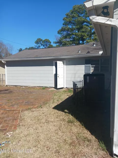 Exterior - 257 Allstate Drive Dr, Jackson, MS 39211 photo 5 of 5