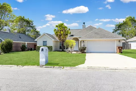13194 Tyler Cir, Gulfport, MS 39503